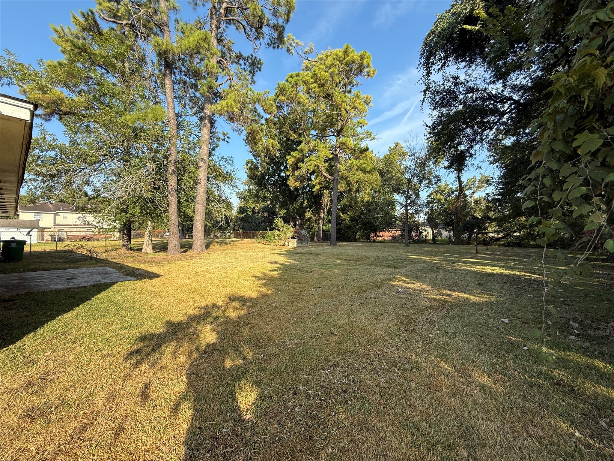 7325 Ley Road Houston, TX 77028 - Photo 41 of 50 a view of yard with tree in the background