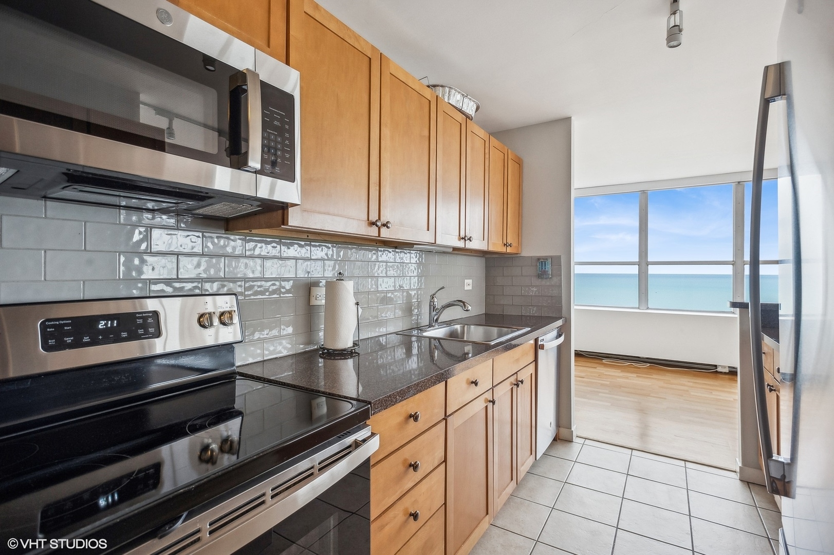 655 West Irving Park Road, Unit 5101 Chicago, IL 60613 - Photo 8 of 27 Gallery Image 8