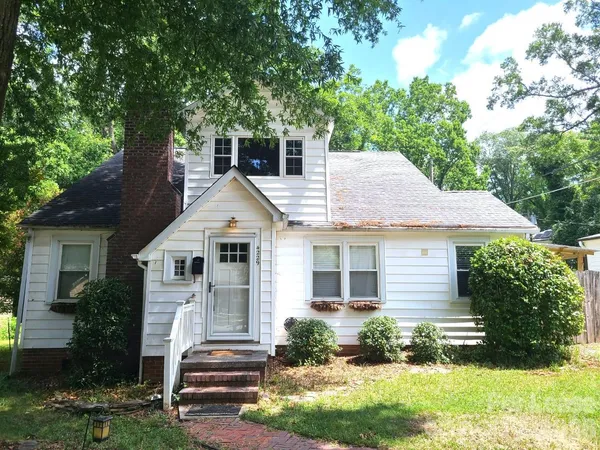 $2,995 | 4229 Hiddenbrook Drive, Charlotte, NC 28205