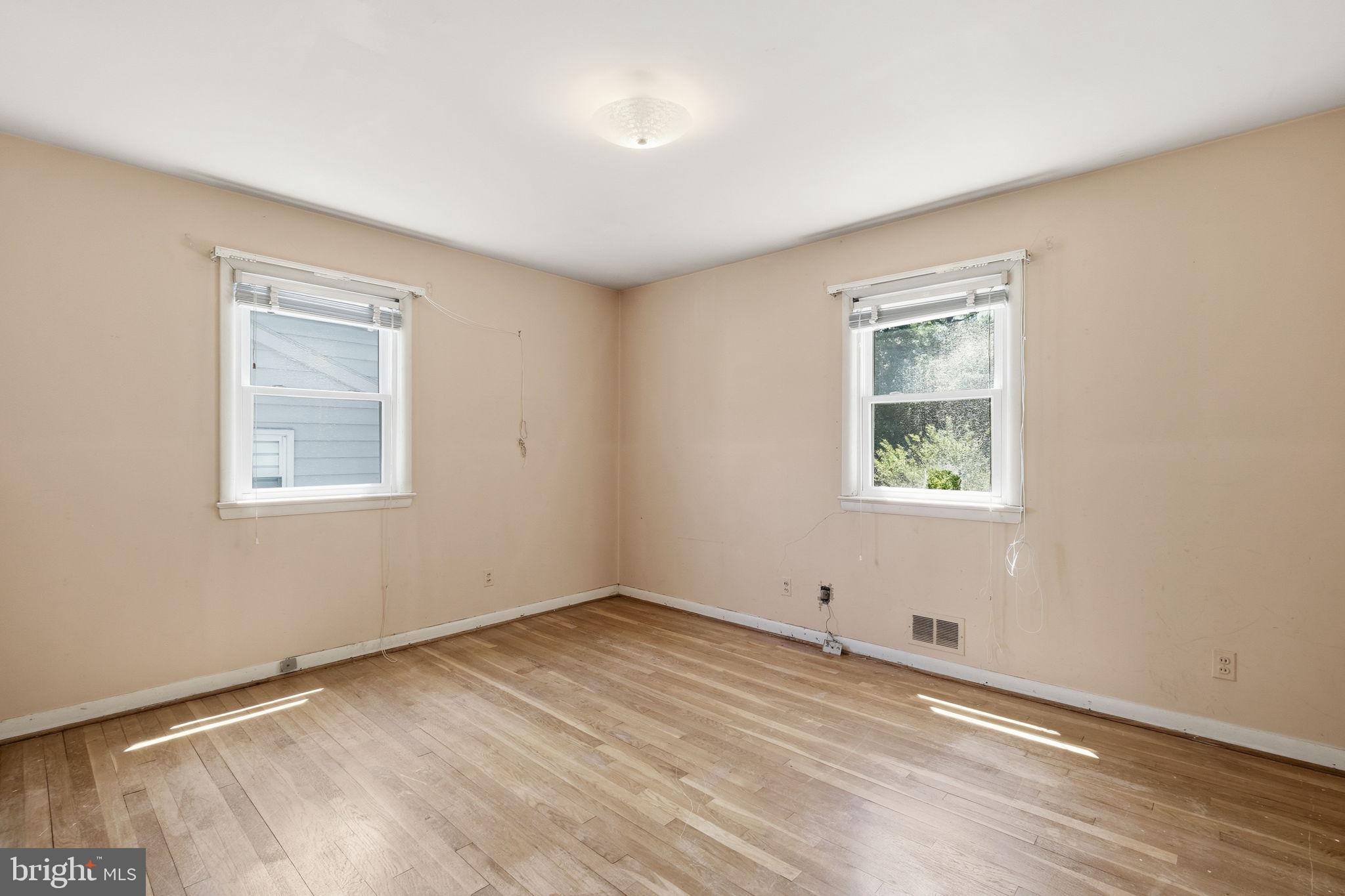 9205 4th Street Lanham, MD 20706 - Photo 16 of 30 Bedroom