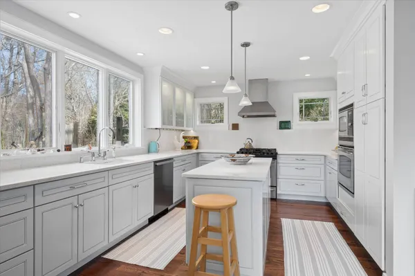 $20,000 | 48 White Oak Lane, Southampton, NY 11968
