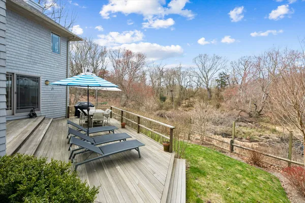 $20,000 | 48 White Oak Lane, Southampton, NY 11968