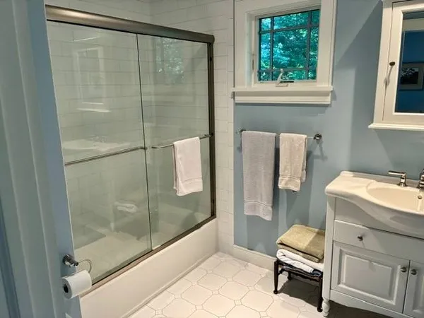 $20,000 | 48 White Oak Lane, Southampton, NY 11968