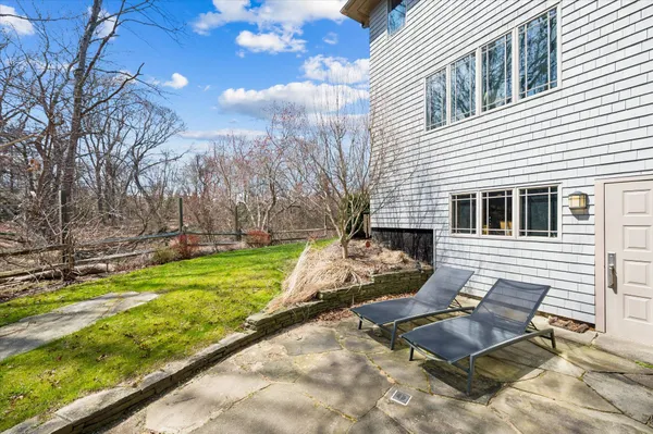 $20,000 | 48 White Oak Lane, Southampton, NY 11968