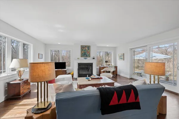 $20,000 | 48 White Oak Lane, Southampton, NY 11968