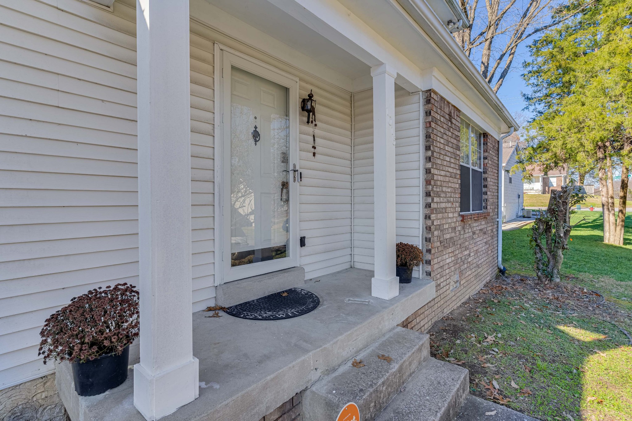 1016 Aldersgate Road Antioch, TN 37013 - Photo 4 of 31 a view of a porch with seating space
