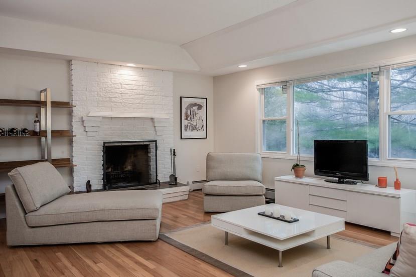 1126 Long Hill Road Guilford, CT 06437 - Photo 1 of 1 Living Room
