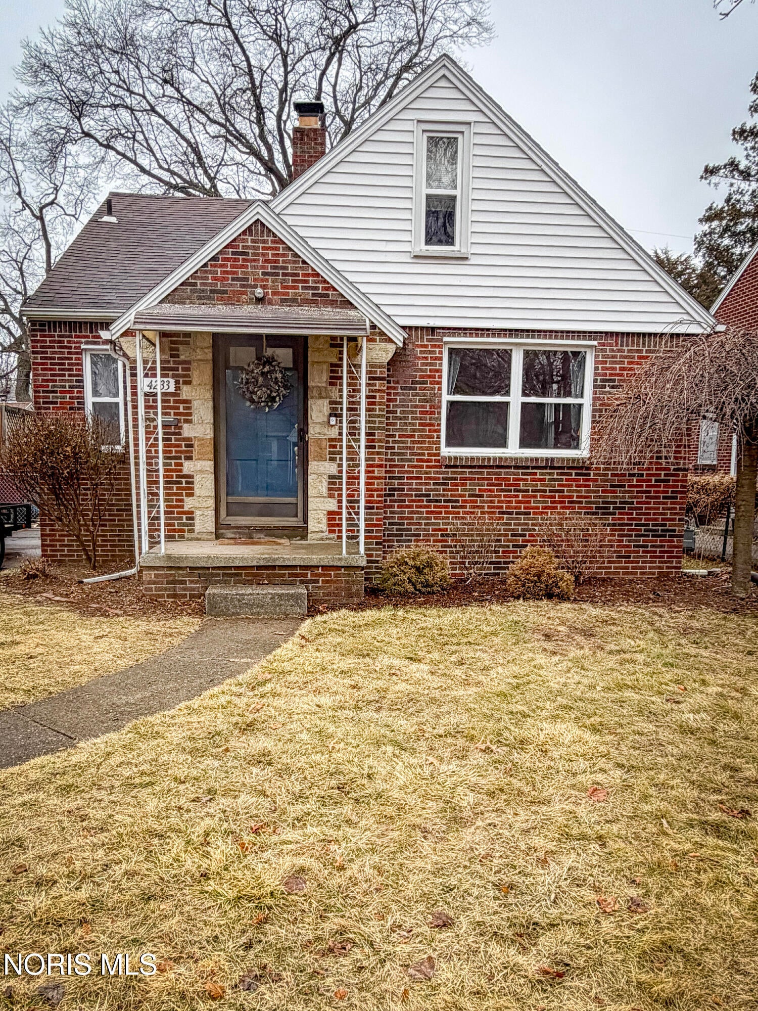 4233 Garrison Road Toledo, OH 43613 - Photo 1 of 25 2-IMG_3961