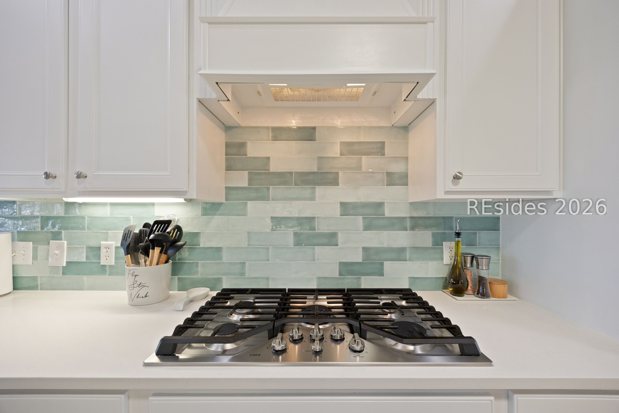 106 Shearwater Point Drive Bluffton, SC 29909 - Photo 23 of 72 Backsplash/Gas Cooktop