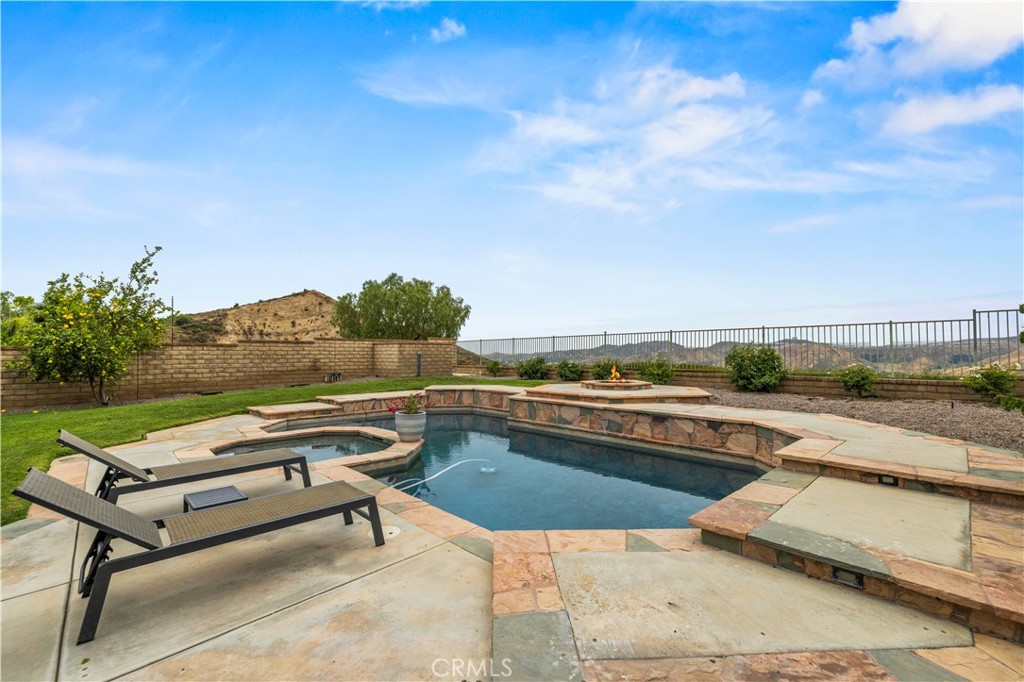 22915 Raintree Lane Saugus, CA 91390 - Photo 49 of 70