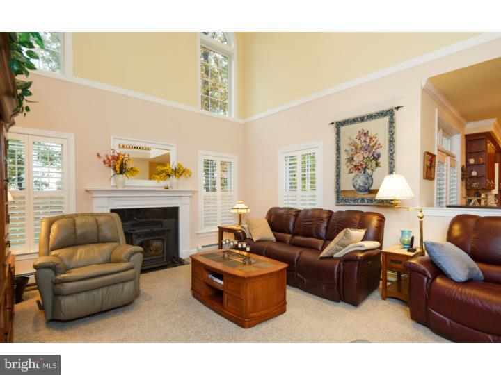 10 Log Cabin Road Perkasie, PA 18944 - Photo 2 of 19 Living Room