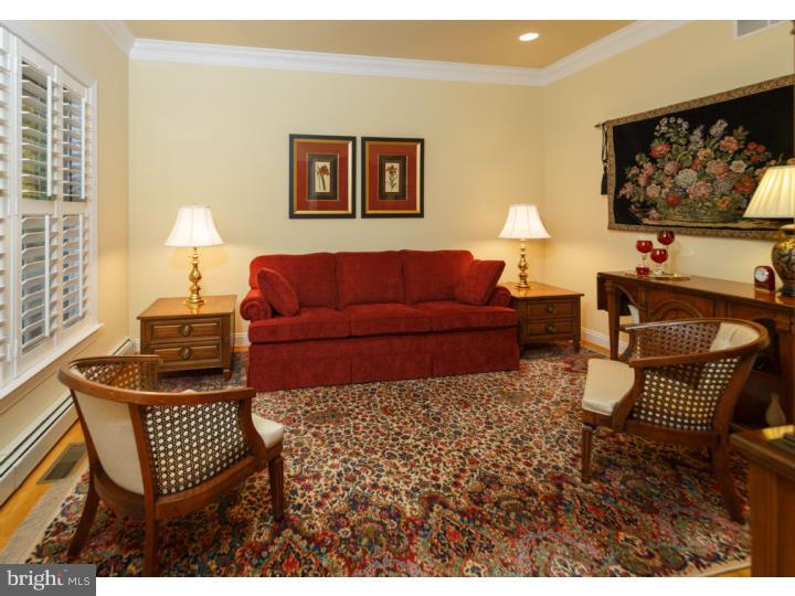 10 Log Cabin Road Perkasie, PA 18944 - Photo 6 of 19 Living Room