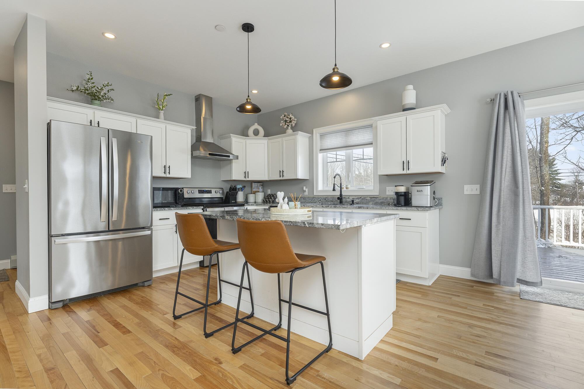 81 Queen Street Gorham, ME 04038 - Photo 2 of 60 81 Queen St._W5_03