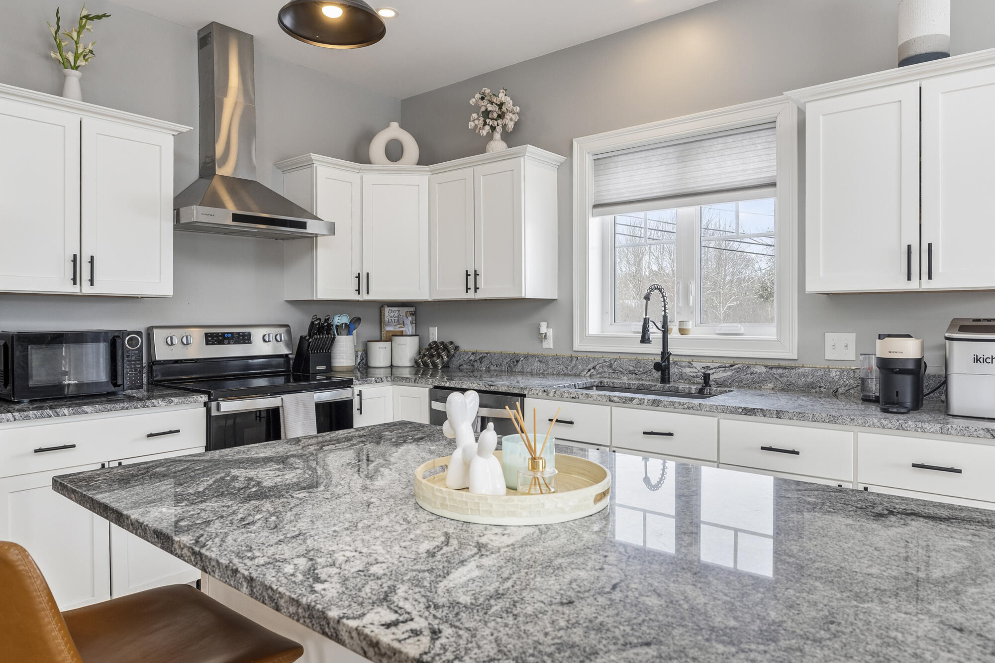 81 Queen Street Gorham, ME 04038 - Photo 8 of 60 81 Queen St._W5_04