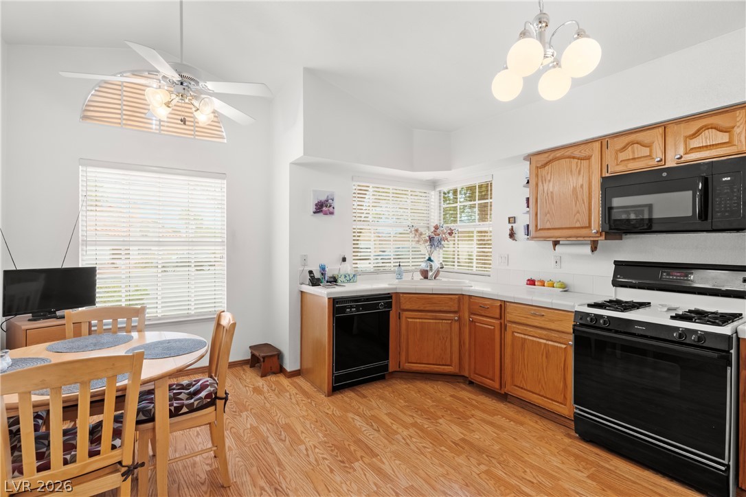 5 Barton Spring Circle Henderson, NV 89074 - Photo 10 of 46