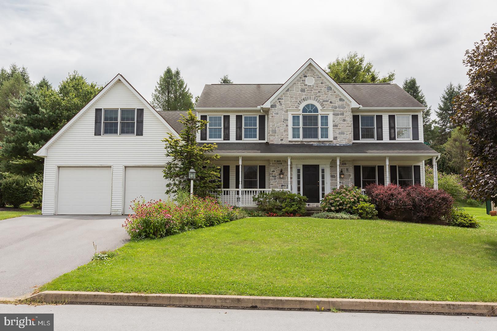 32 Diane Avenue Lititz, PA 17543 - Photo 3 of 61 Warwick School District