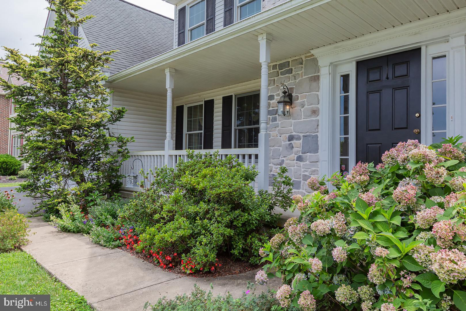 32 Diane Avenue Lititz, PA 17543 - Photo 5 of 61 Gallery Image 5