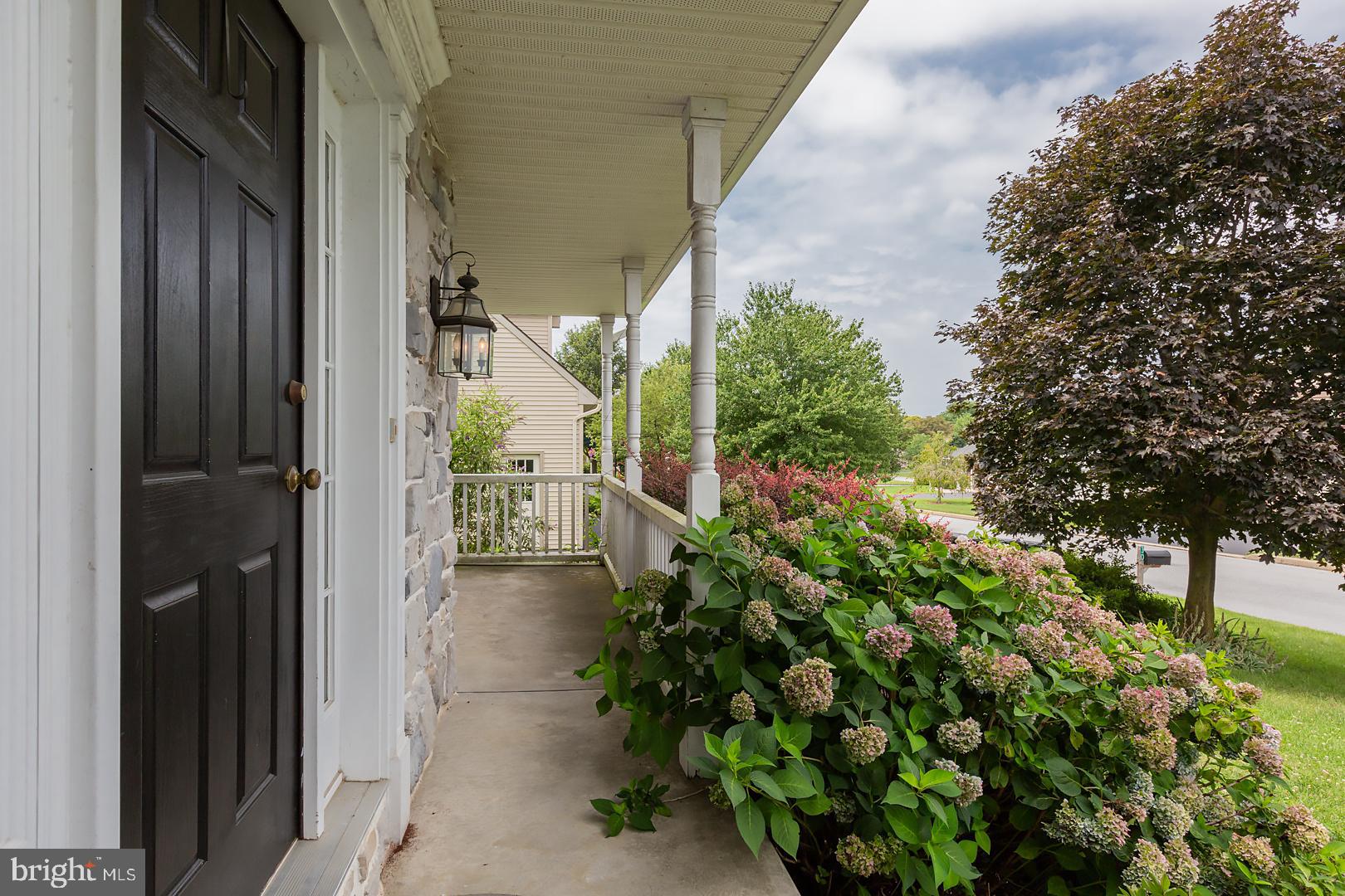 32 Diane Avenue Lititz, PA 17543 - Photo 6 of 61 Gallery Image 6