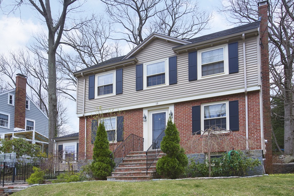 10 Glenburnie Road Boston, MA 02132 - Photo 1 of 8 Gallery Image 1