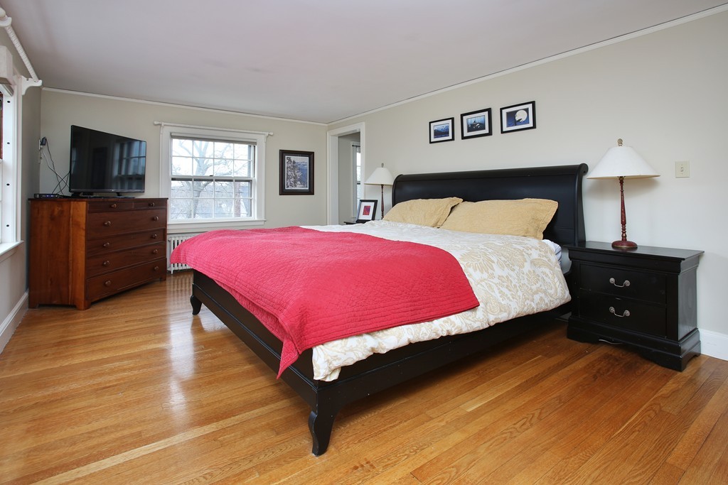 10 Glenburnie Road Boston, MA 02132 - Photo 5 of 8 Gallery Image 5