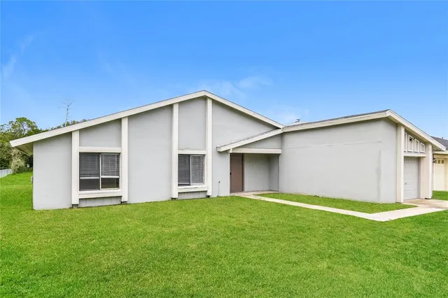 $1,745 | 820 East Flag Lane, Kissimmee, FL 34759