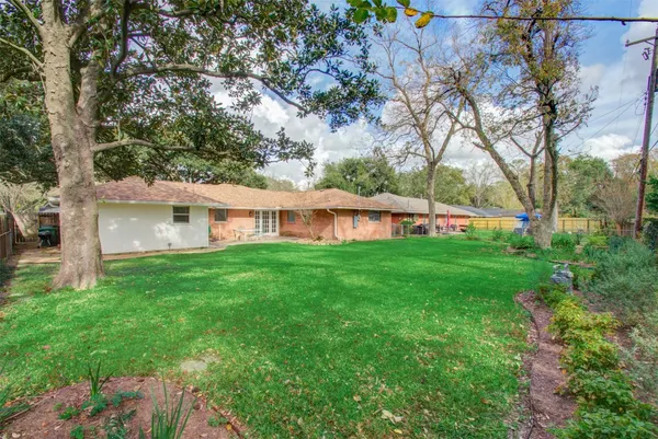 $2,550 | 8939 Rockhurst Drive, Houston, TX 77080