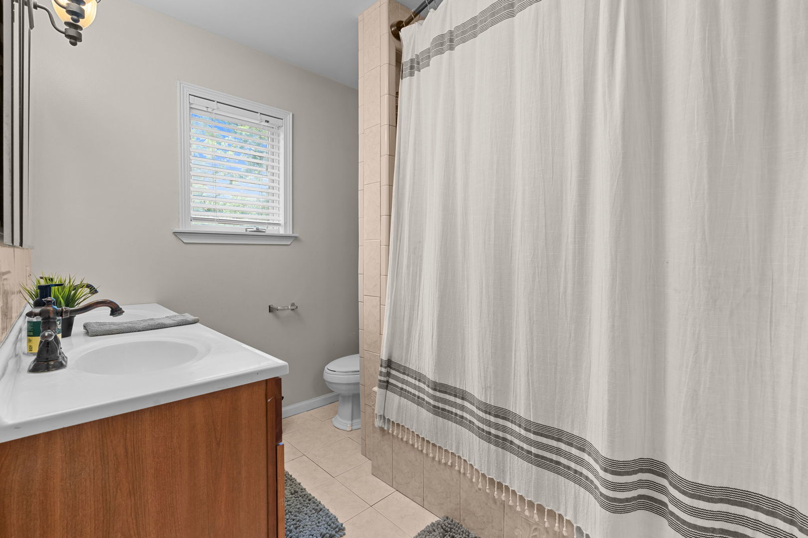 216 Hickory Road Oakwood Hills, IL 60013 - Photo 14 of 37