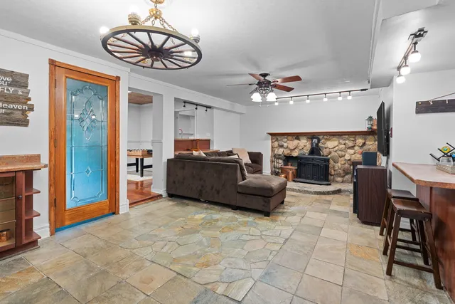 $375,000 | 216 Hickory Road, Oakwood Hills, IL 60013