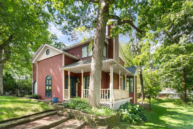 $375,000 | 216 Hickory Road, Oakwood Hills, IL 60013