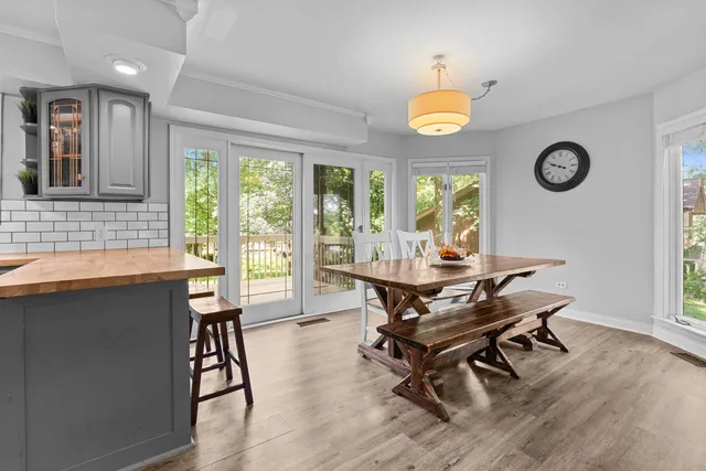 $375,000 | 216 Hickory Road, Oakwood Hills, IL 60013