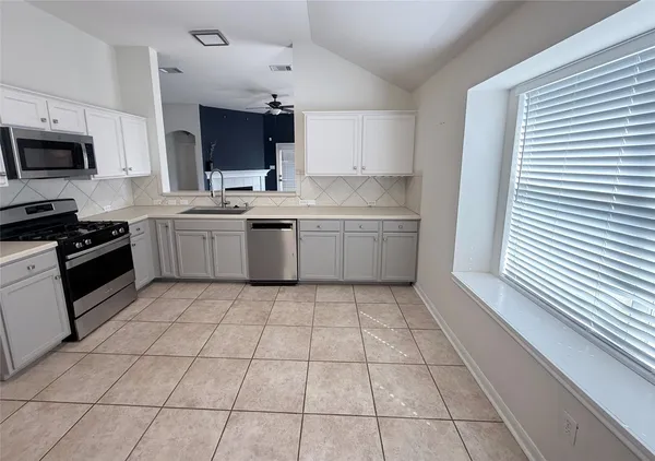 $1,995 | 428 River Crossing Trail, Round Rock, TX 78665