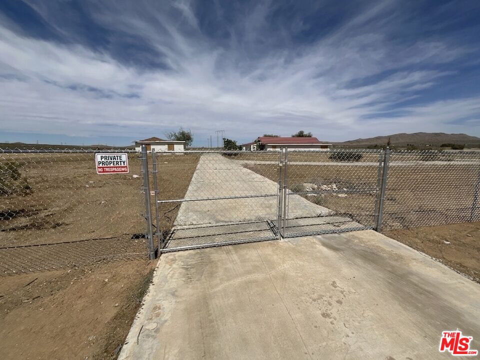 20715 Stoddard Wells Road Apple Valley, CA 92307 - Photo 2 of 2