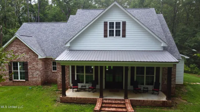 $524,900 | 1425 Pine Hill Drive, Raymond, MS 39154