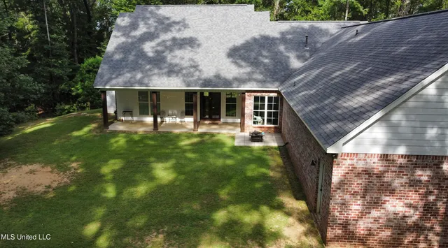 $524,900 | 1425 Pine Hill Drive, Raymond, MS 39154