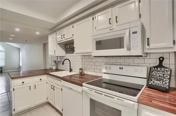 $300,000 | 58 Ashford Drive, Cranberry Township, PA 16066