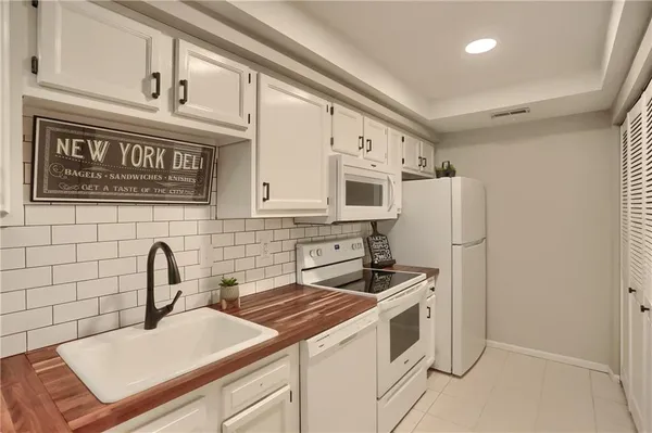 $300,000 | 58 Ashford Drive, Cranberry Township, PA 16066