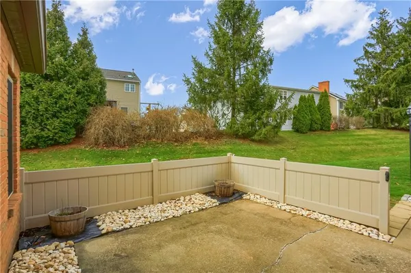 $300,000 | 58 Ashford Drive, Cranberry Township, PA 16066