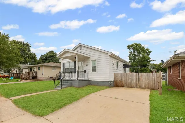 $107,000 | 833 State Street, Wood River, IL 62095