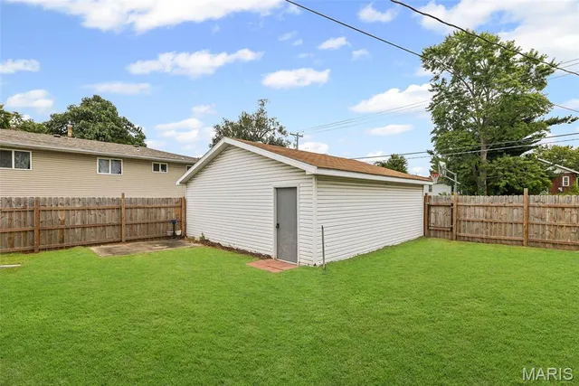 $107,000 | 833 State Street, Wood River, IL 62095