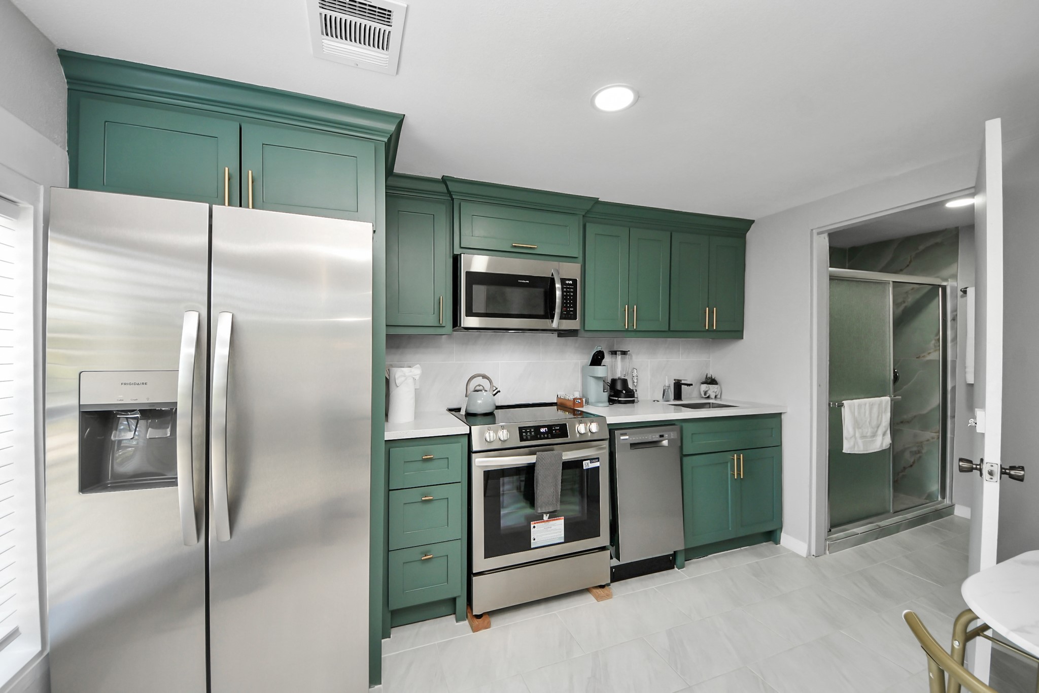 28222 Margerstadt Road Waller, TX 77484 - Photo 24 of 50 Modern finishes complement the functional kitchen design.