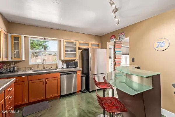 $2,400 | 6744 East Vernon Avenue, Scottsdale, AZ 85257
