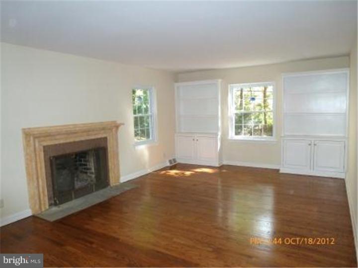 106 Quaint Road Media, PA 19063 - Photo 3 of 13 Living Room