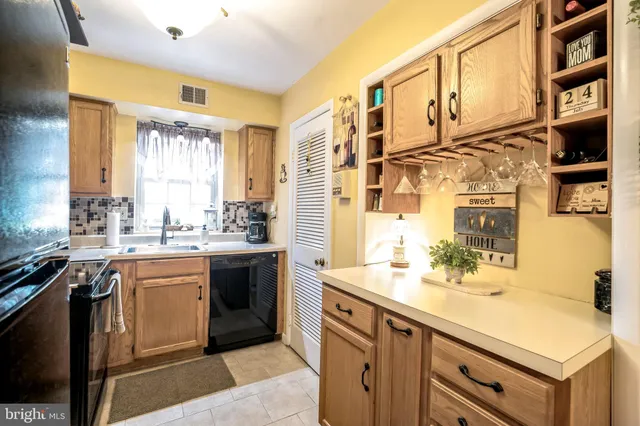 $148,999 | 816 South Avenue, Unit K1, Secane, PA 19018