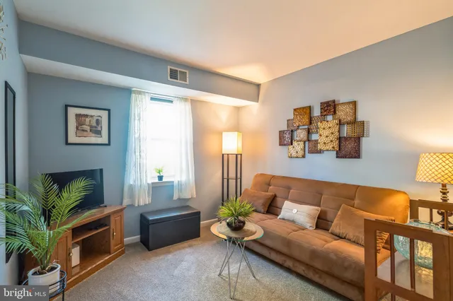 $148,999 | 816 South Avenue, Unit K1, Secane, PA 19018