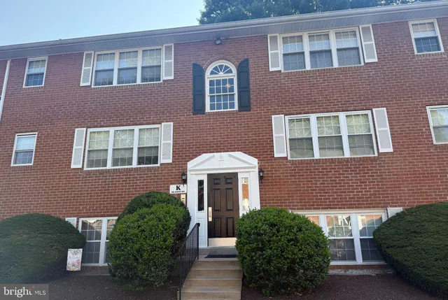 $148,999 | 816 South Avenue, Unit K1, Secane, PA 19018