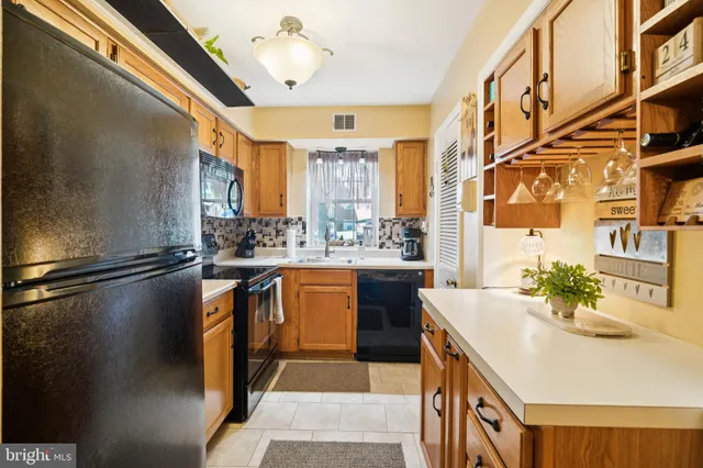 $148,999 | 816 South Avenue, Unit K1, Secane, PA 19018