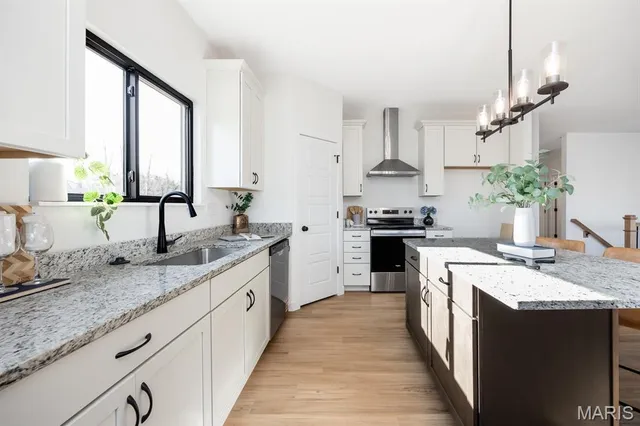 $442,816 | 199 Grand View Hills Lane, Edwardsville, IL 62025