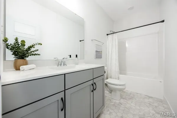 $437,816 | 199 Grand View Hills Lane, Edwardsville, IL 62025