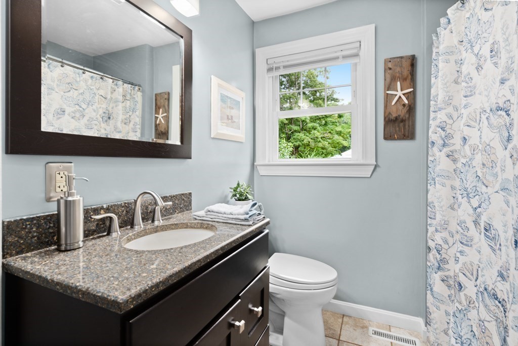 72 Laurelwood Road Sterling, MA 01564 - Photo 12 of 27 Gallery Image 12