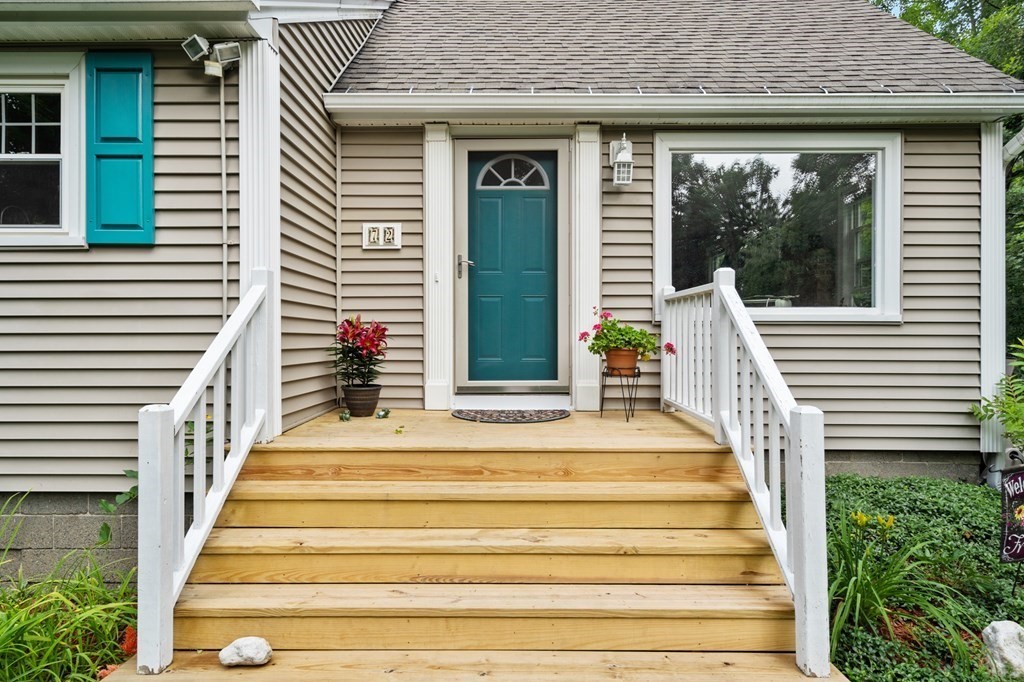 72 Laurelwood Road Sterling, MA 01564 - Photo 2 of 27 Gallery Image 2